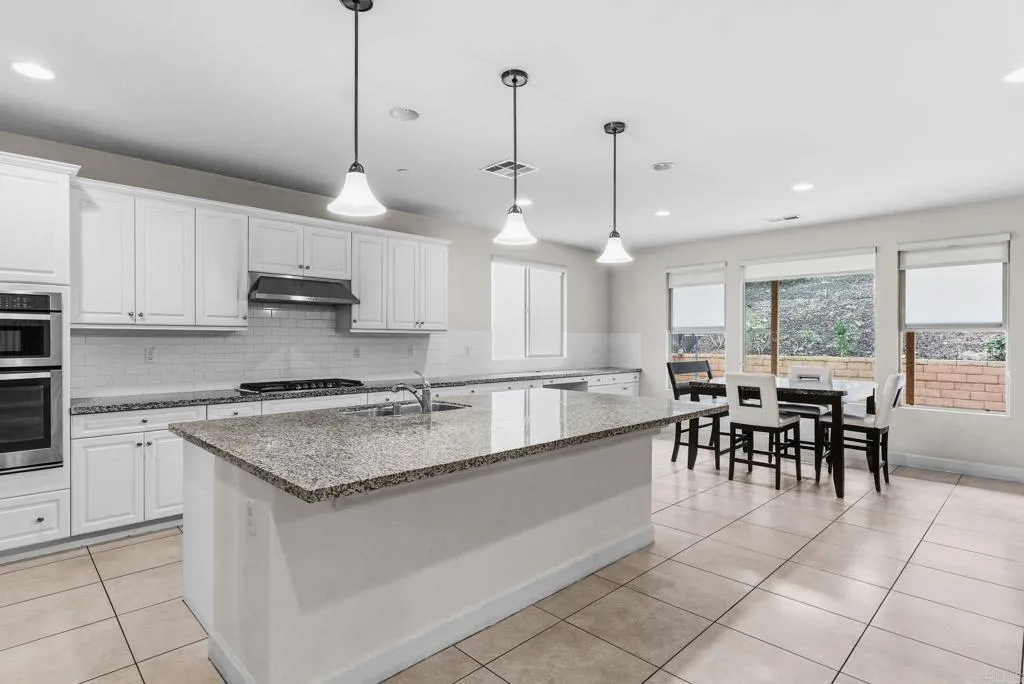 https://cdn.realtyfeed.com/cdn/127/306611107/a9d764719429373beec7bff0da06b8e6.webp
