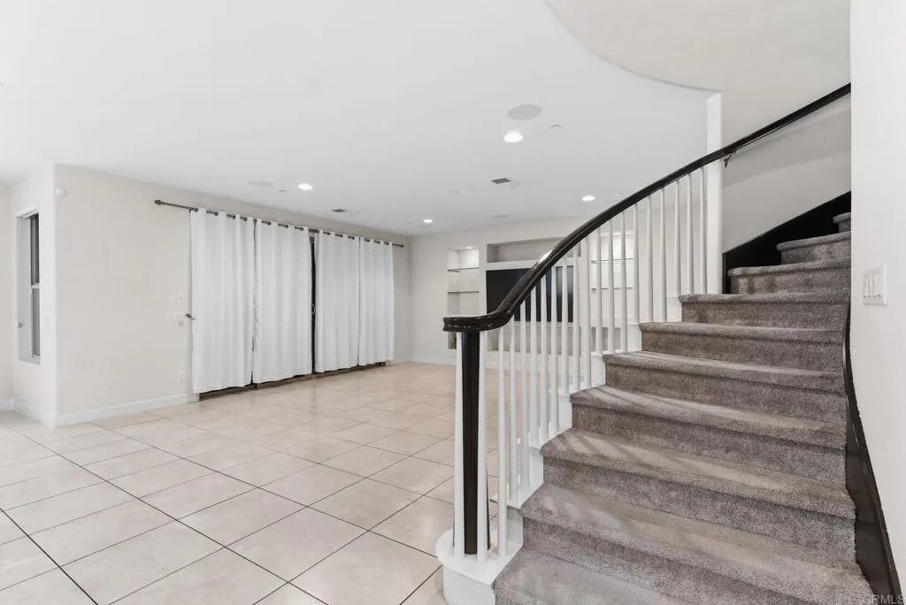 https://cdn.realtyfeed.com/cdn/127/306611107/f0e880f419592acdb1cfde7c228cb99d.webp