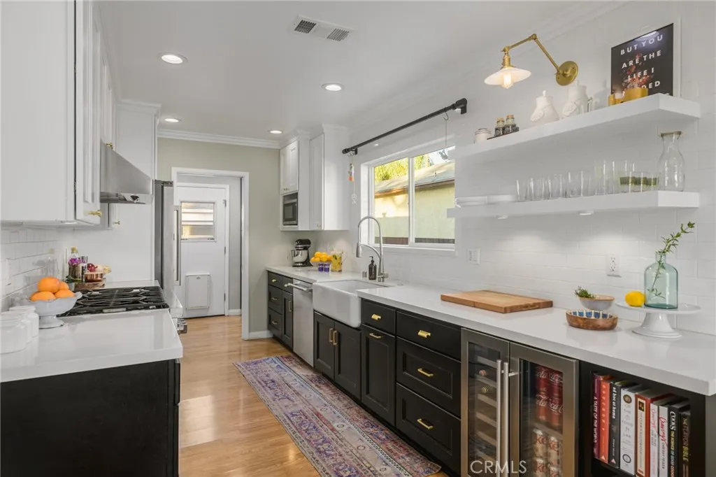 17641 Kittridge, Lake Balboa, CA 91406 - Photo 4 of 42, Lake Balboa, CA