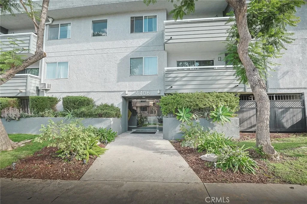 4406 Cahuenga Boulevard Unit 101, Toluca Lake, CA 91602