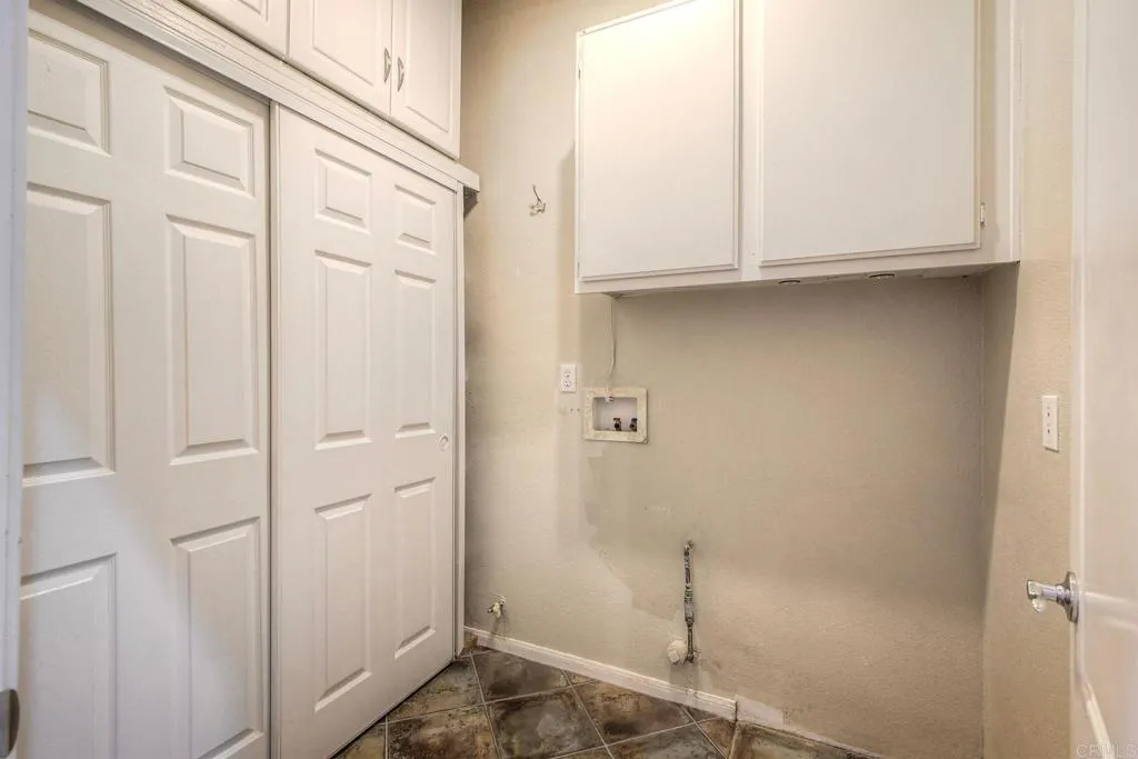 https://cdn.realtyfeed.com/cdn/127/306611171/deca3d94012553775781daae517b5dc0.webp