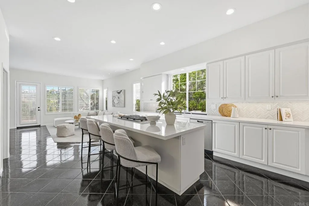 https://cdn.realtyfeed.com/cdn/127/306611186/0878ddf4b5d316f80727b8421b7732df.webp
