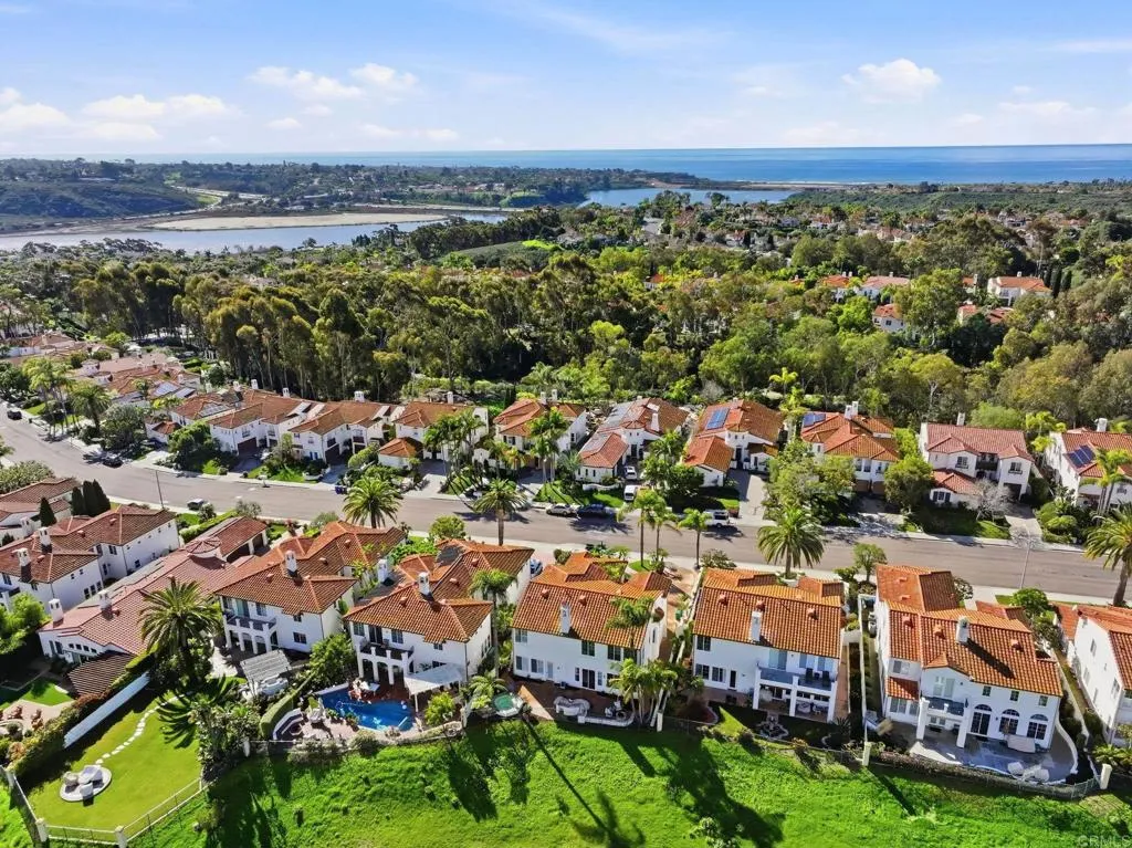 https://cdn.realtyfeed.com/cdn/127/306611186/38a19dbf31cbd96543544cca06b3690d.webp