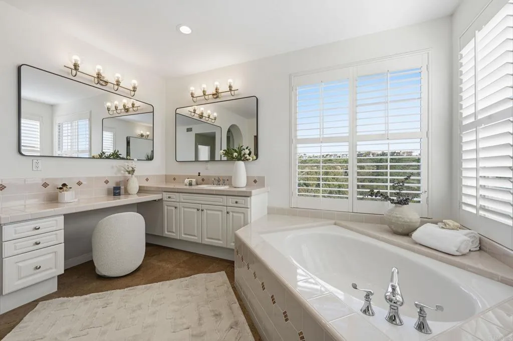 https://cdn.realtyfeed.com/cdn/127/306611186/442e5088df1332edd34d37e480295a70.webp