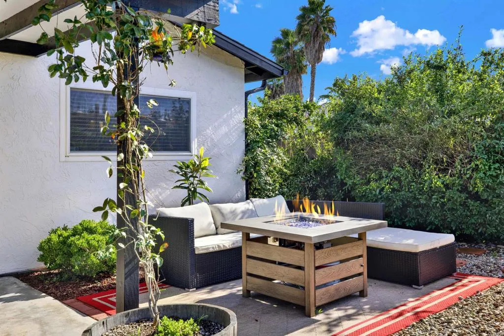 https://cdn.realtyfeed.com/cdn/127/306611347/c4903e5ad394405ae6e6278e893a4925.webp