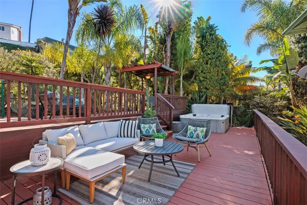 https://cdn.realtyfeed.com/cdn/127/306611374/0630115e86c534f74dea30c2a404f627.webp