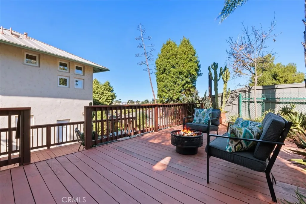 https://cdn.realtyfeed.com/cdn/127/306611374/16f6617b107995d55260ad5806f4a673.webp
