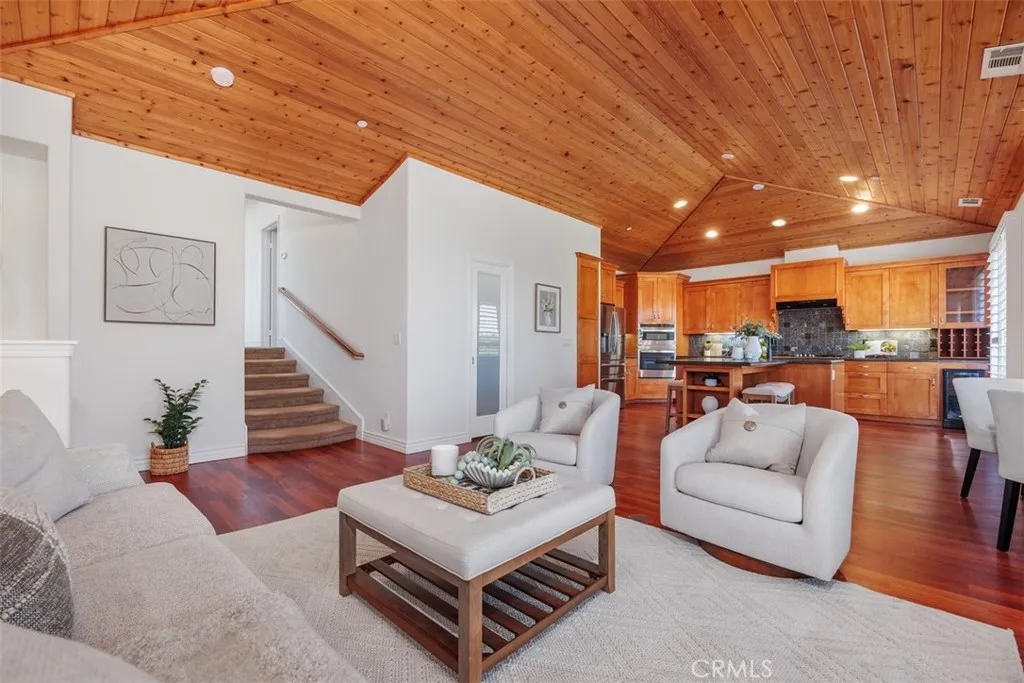 https://cdn.realtyfeed.com/cdn/127/306611374/4152649b067a0b04ec3b9da597ec9afb.webp