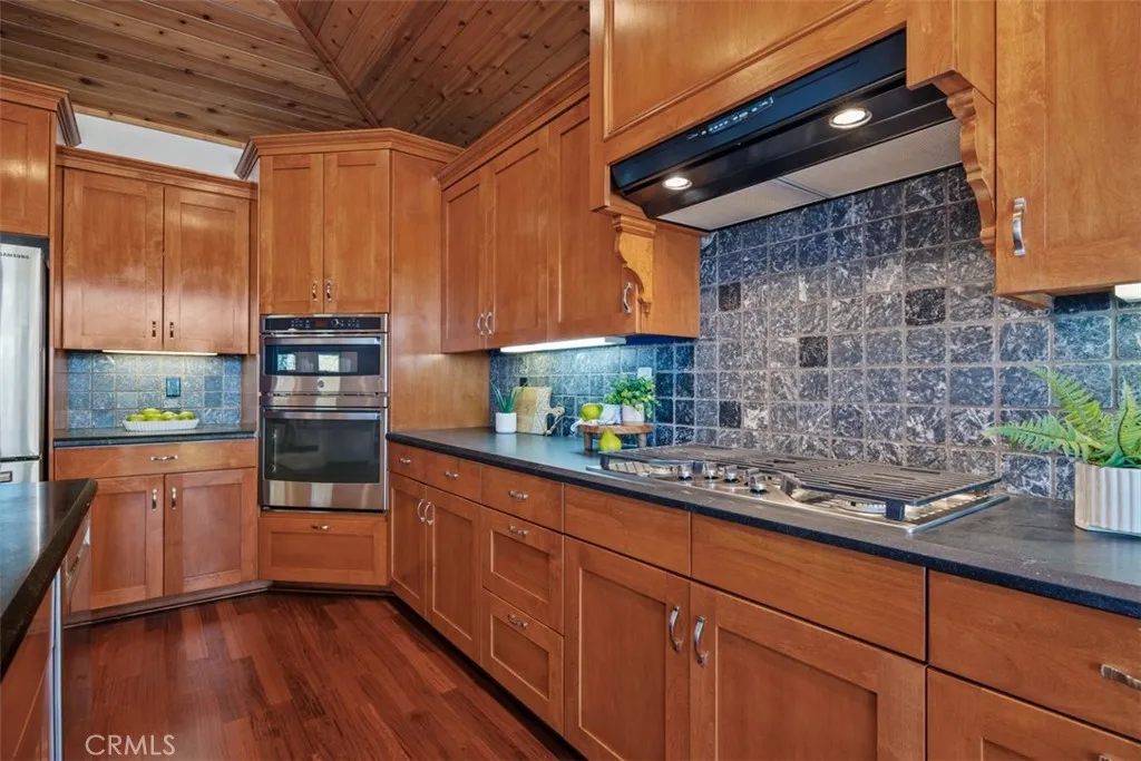 https://cdn.realtyfeed.com/cdn/127/306611374/7958a593ef900db0ae386b59ead4db86.webp