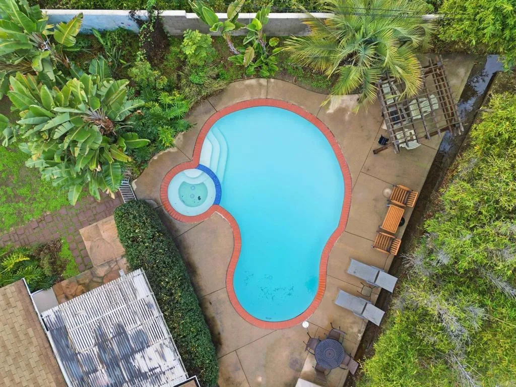 https://cdn.realtyfeed.com/cdn/127/306611378/566f6e8dd7f5becb7533ec4b69b09c63.webp