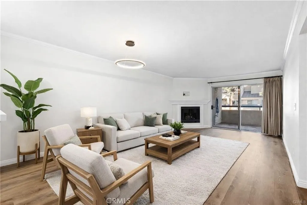 Woodland Hills, CA 91367