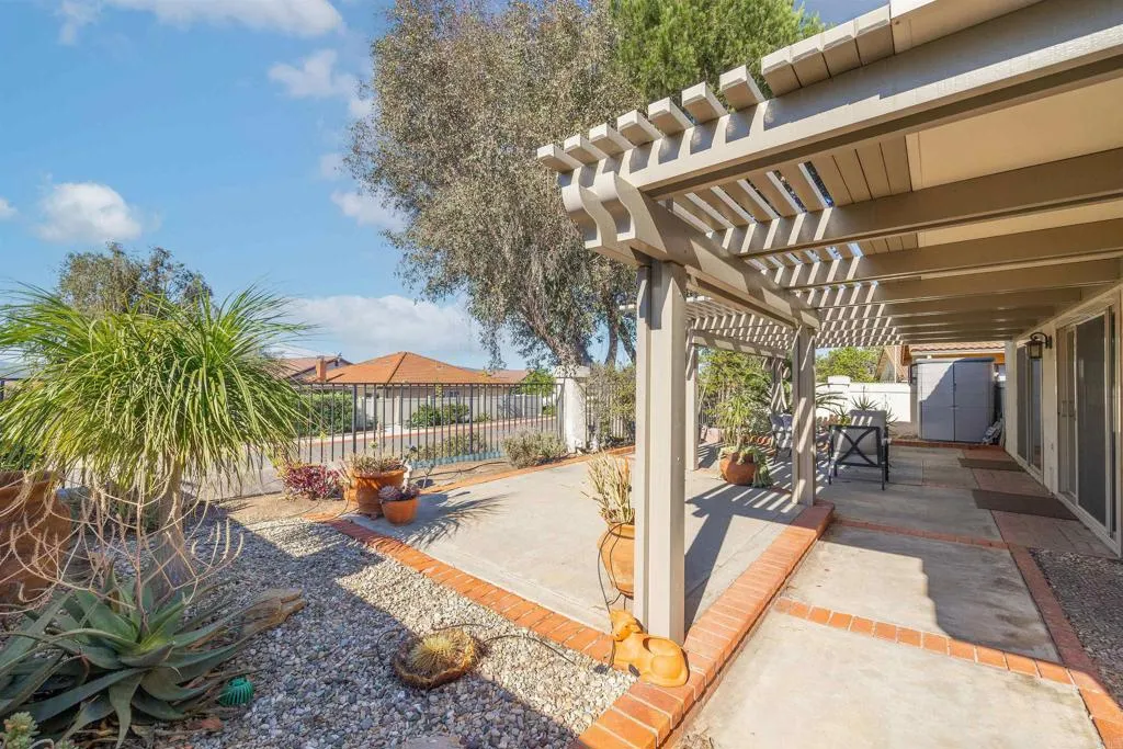 https://cdn.realtyfeed.com/cdn/127/306611569/0bb47a4fbba705d5932c5c3d80ee49a7.webp