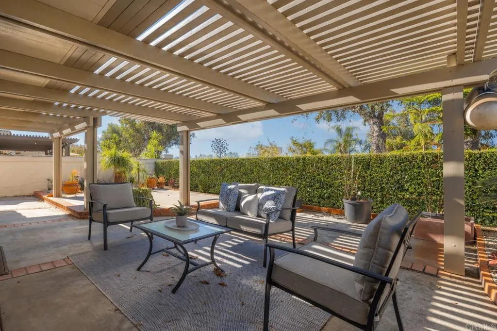 https://cdn.realtyfeed.com/cdn/127/306611569/ed57b4942f84d204b0f42b529df3a735.webp