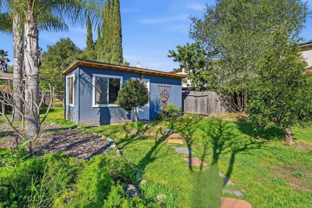 https://cdn.realtyfeed.com/cdn/127/306611649/51a2b4349092e716484e4bca32c9e319.webp