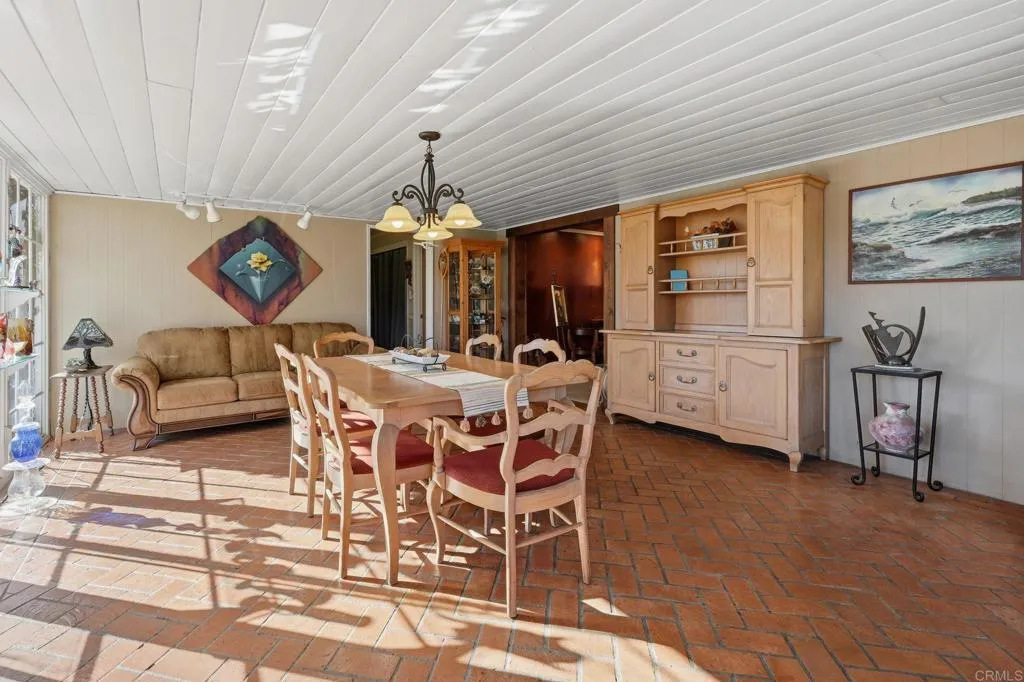 https://cdn.realtyfeed.com/cdn/127/306611649/cc3c576489c6a50b631918c95a64d14c.webp