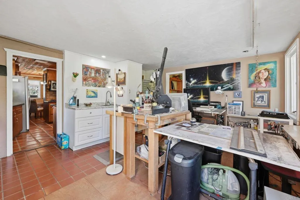 https://cdn.realtyfeed.com/cdn/127/306611649/e286c845d0d81b03c9e2507228c5bc05.webp