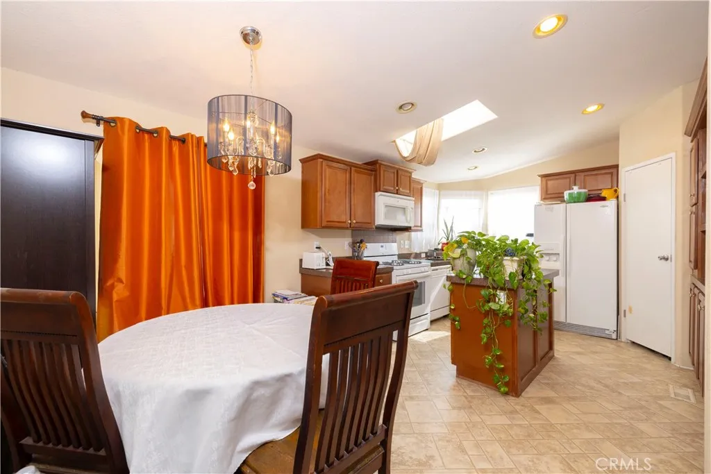 https://cdn.realtyfeed.com/cdn/127/306611683/118b0de4ab5c6e0a5c6eb2ab0723bcaf.webp
