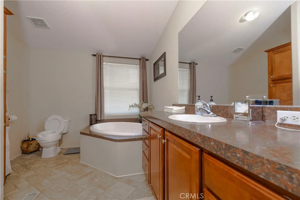 https://cdn.realtyfeed.com/cdn/127/306611683/6c4dfda3ad5453982fe38a2f6270ceba.webp