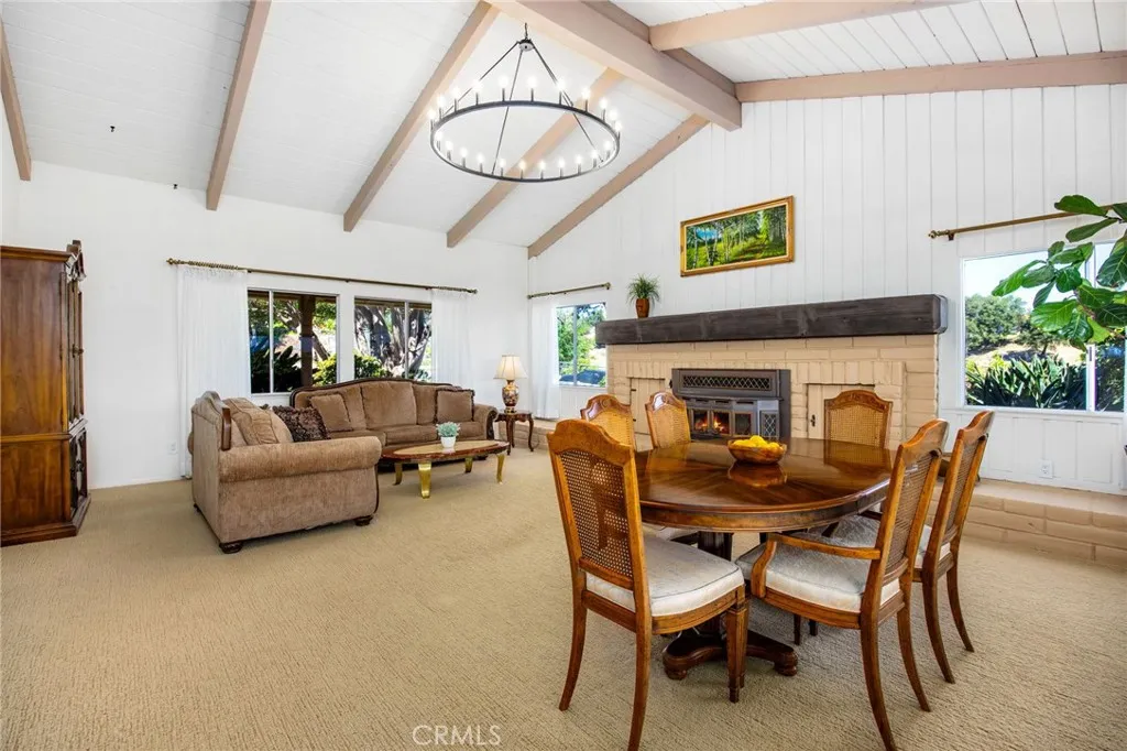 https://cdn.realtyfeed.com/cdn/127/306611725/254c9ce7ef0f476a84c96d2d99c2bf59.webp