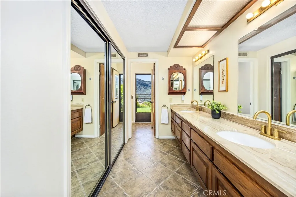 https://cdn.realtyfeed.com/cdn/127/306611725/71a2c083399e0ef0da1c1c410f1fcf90.webp