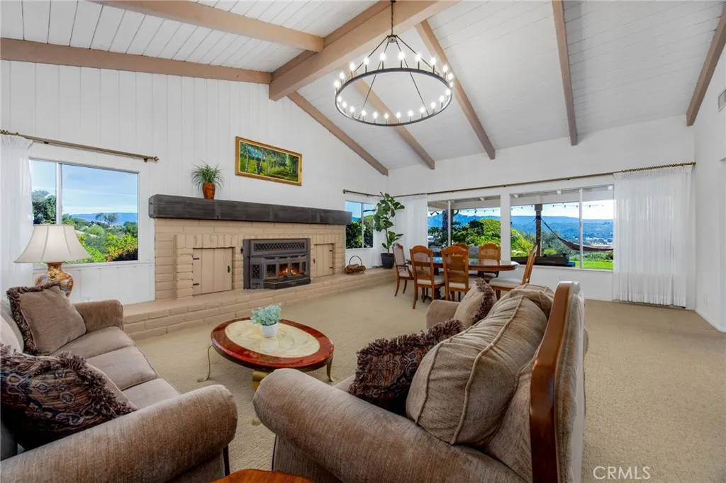 https://cdn.realtyfeed.com/cdn/127/306611725/988a5a79d920cd5fd5de41cae7fb283a.webp