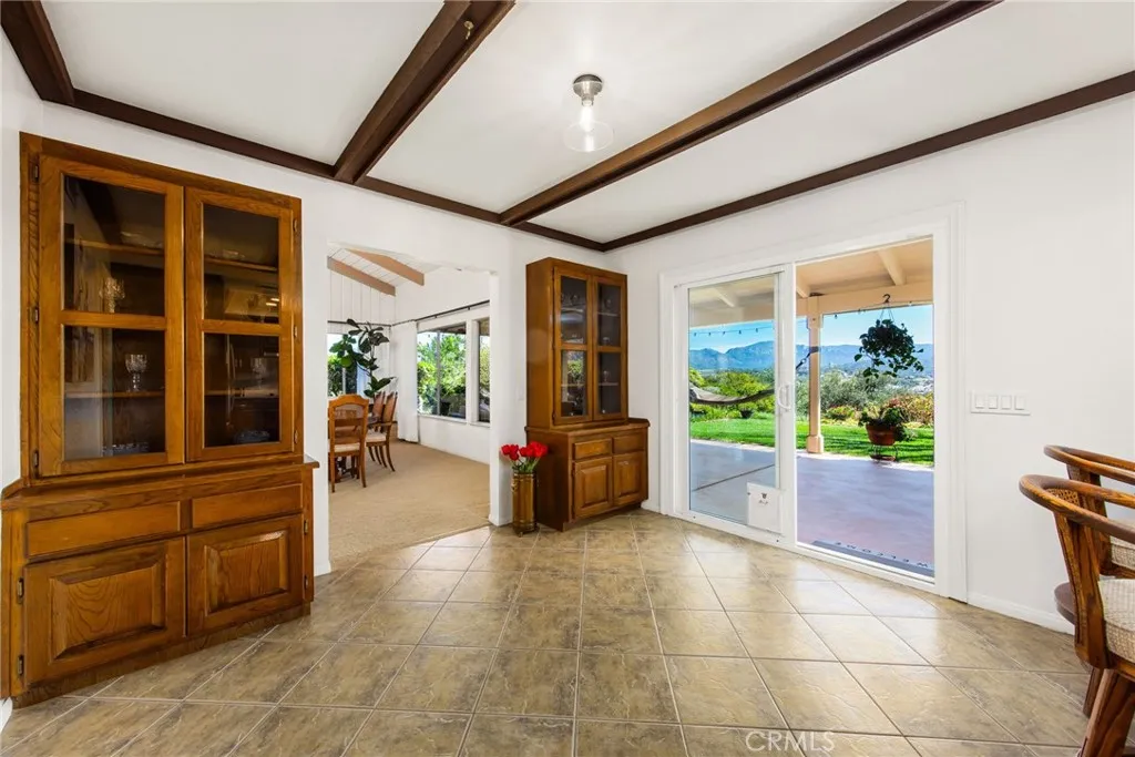 https://cdn.realtyfeed.com/cdn/127/306611725/9916f8c8119aa7ff22e0c2c46a205c7e.webp