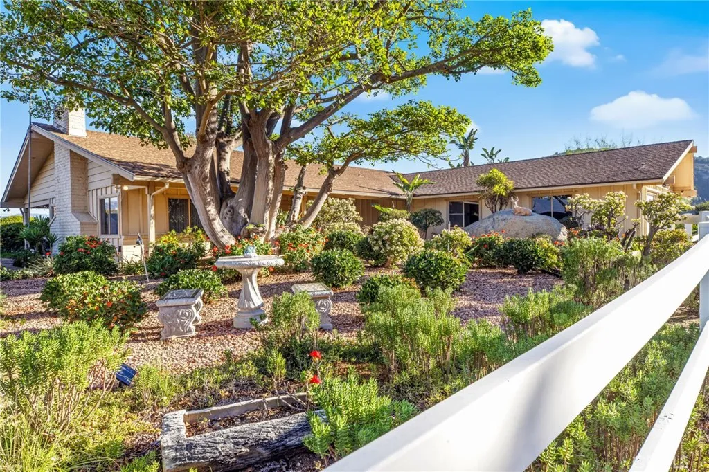 https://cdn.realtyfeed.com/cdn/127/306611725/a903712271b22a66da8af06ea69d7528.webp