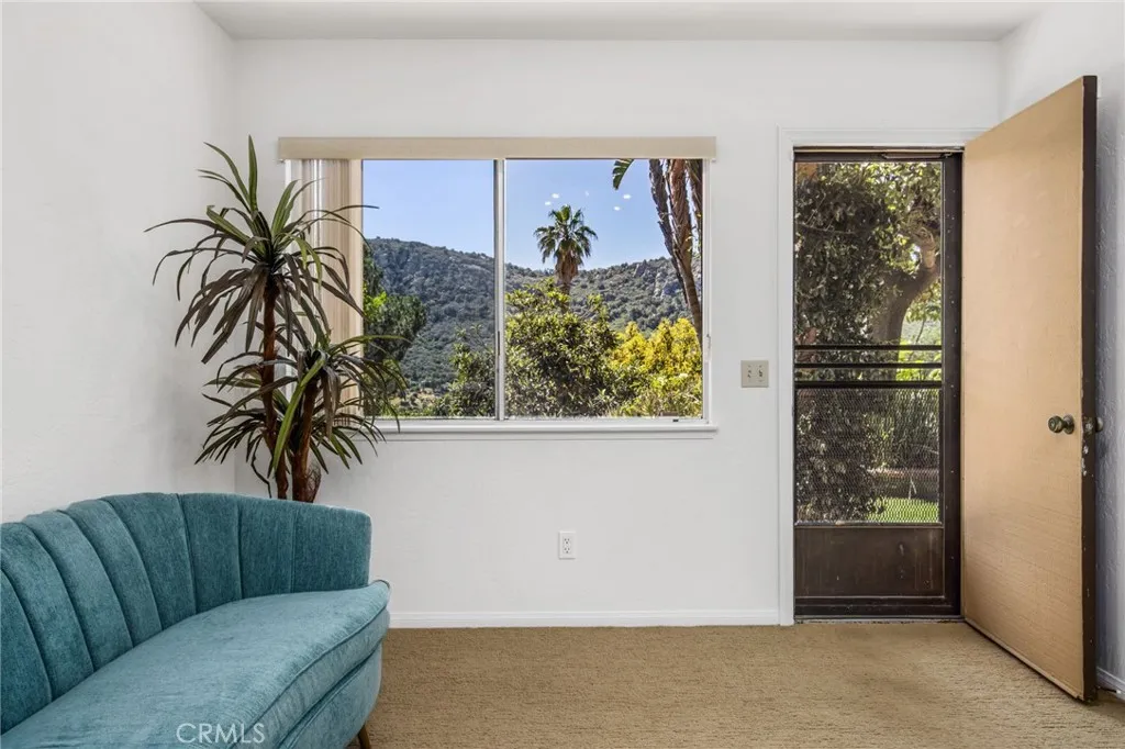 https://cdn.realtyfeed.com/cdn/127/306611725/f02a711cfbfbf98168a0c70943cc0d98.webp