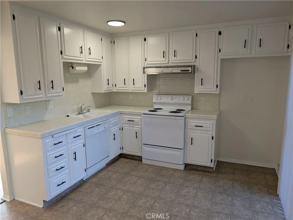 2851 Avenue J4, Lancaster, CA, 93536