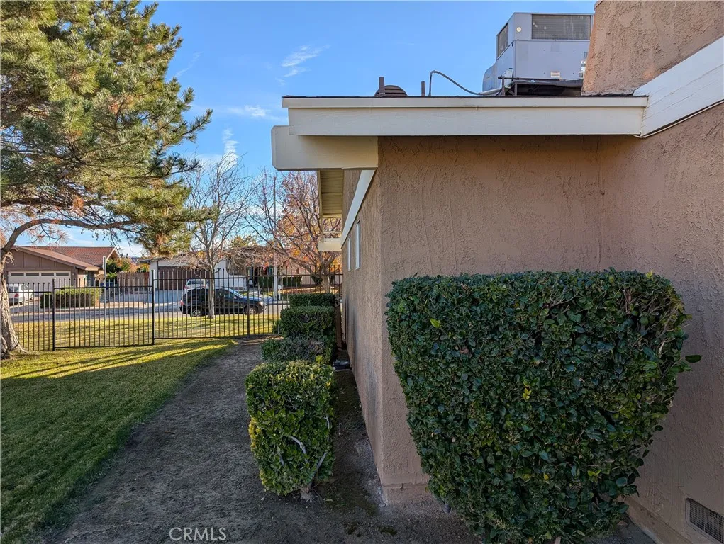 2851 Avenue J4, Lancaster, CA, 93536