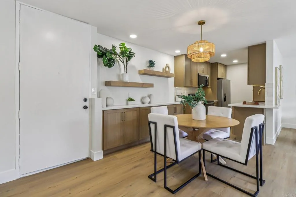 https://cdn.realtyfeed.com/cdn/127/306611872/2fed7a705147b1723d81446a7ed0ef59.webp