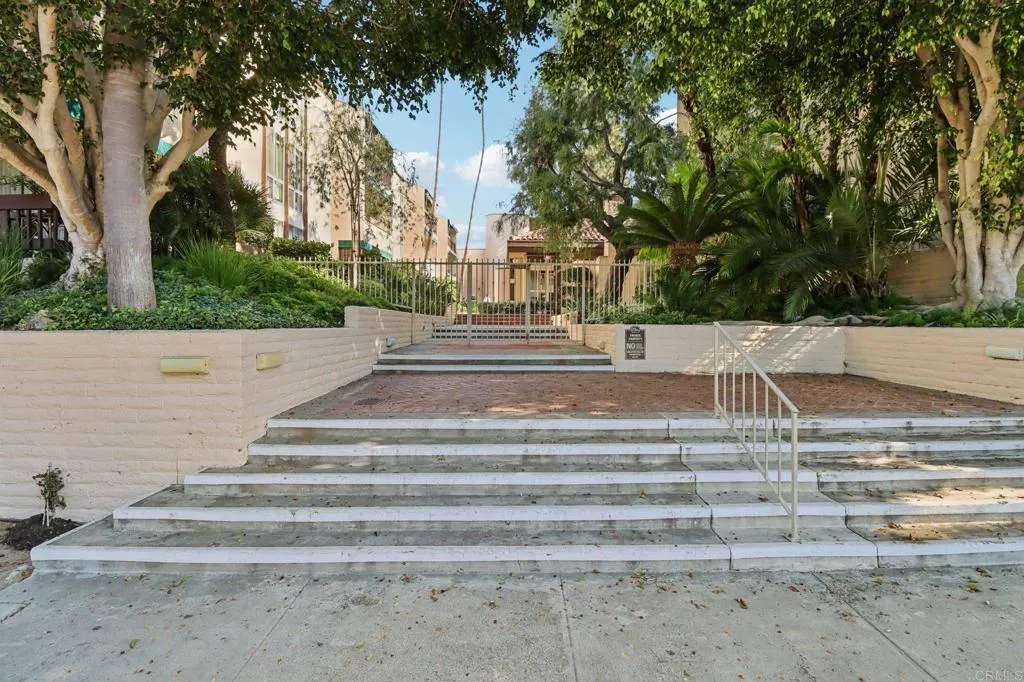 https://cdn.realtyfeed.com/cdn/127/306611872/8b07dd3e17eabd8e45db7e0360a77393.webp