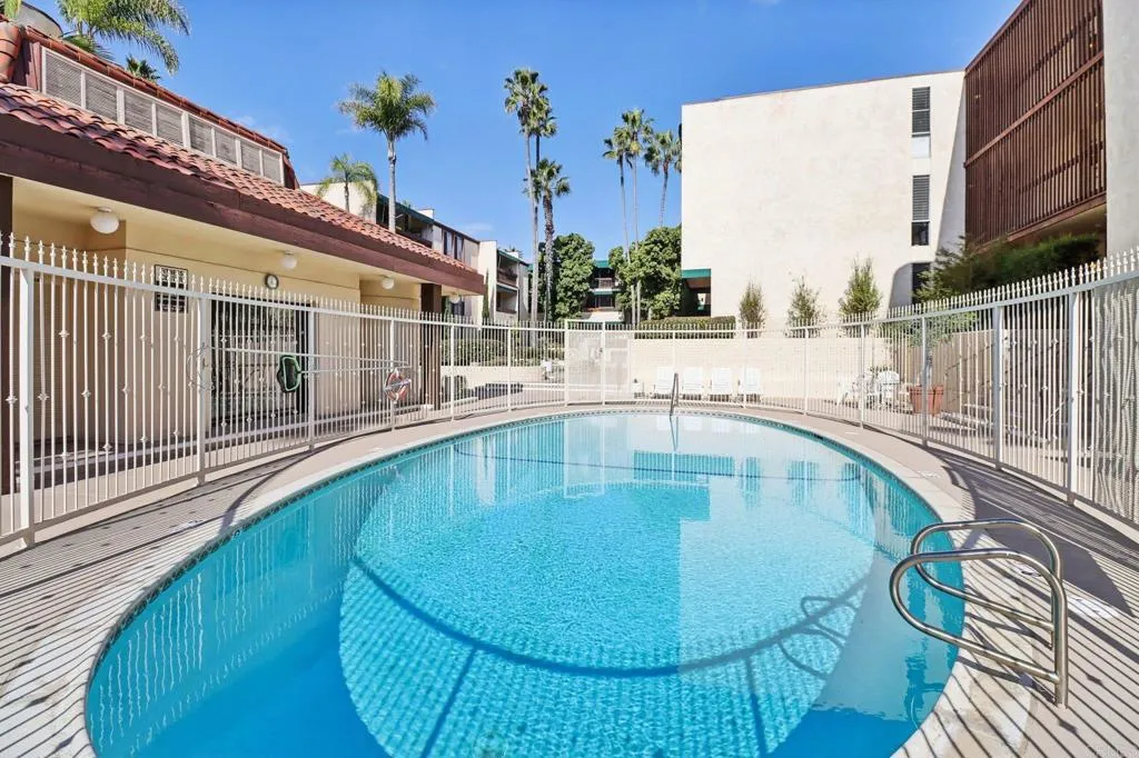 https://cdn.realtyfeed.com/cdn/127/306611872/bdc0cf5833b93f98f6e4d36acbd7f25c.webp