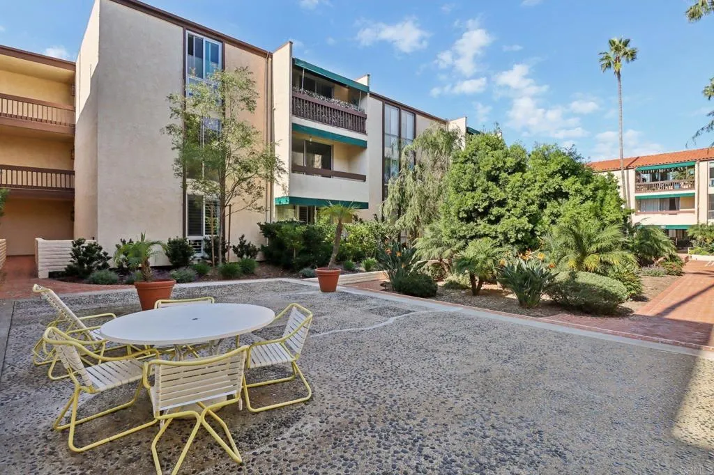 https://cdn.realtyfeed.com/cdn/127/306611872/c61737b156b87794fdb4693df9687441.webp