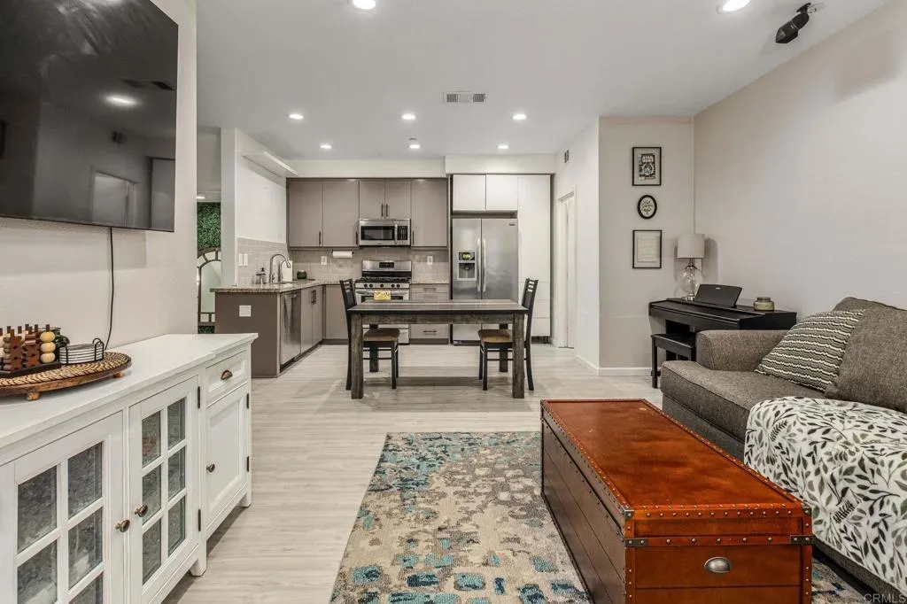 Photo #8: PTP2600095 Listing: Photo #8