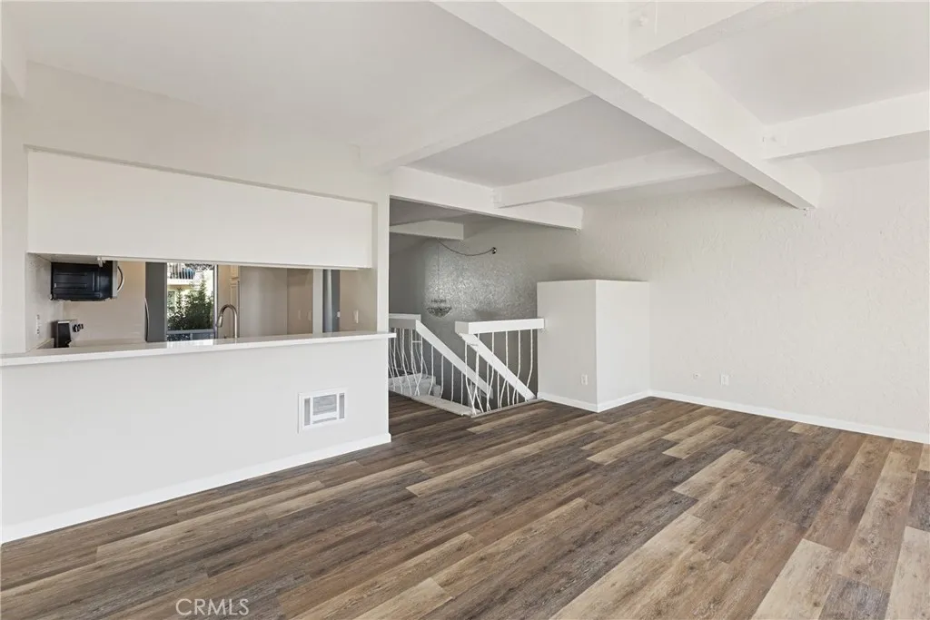 https://cdn.realtyfeed.com/cdn/127/306612039/93c107bfb4c72ac5826d322b9127214c.webp