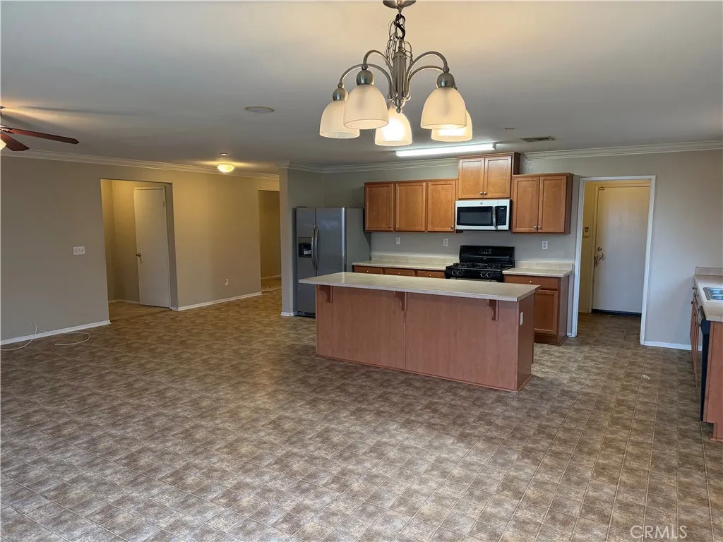 921 Yukon, San Jacinto, CA, 92582