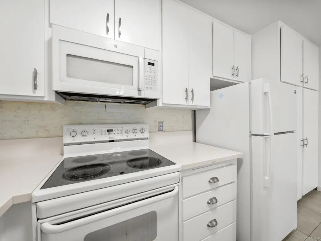 Photo #8: PTP2600105 Listing: Photo #8