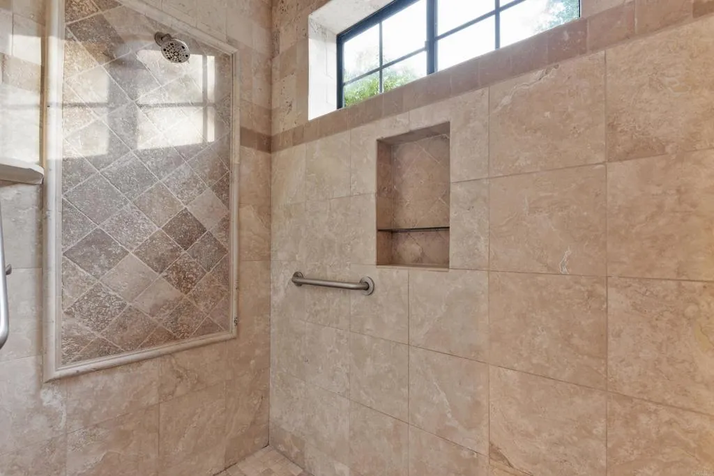 https://cdn.realtyfeed.com/cdn/127/306612250/8d14a9922b81aa741e138eab133524a1.webp