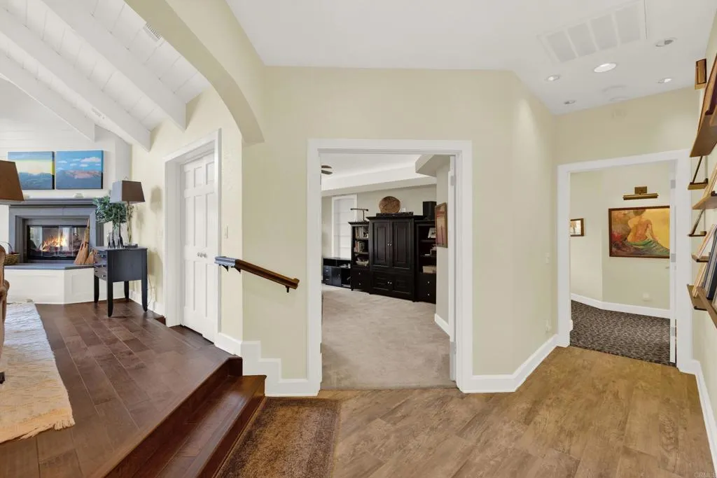 https://cdn.realtyfeed.com/cdn/127/306612250/a8d7131cac04aa8f264218ea41a862ae.webp
