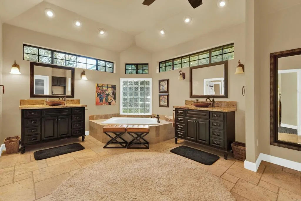 https://cdn.realtyfeed.com/cdn/127/306612250/db95ab7752056d5fac17b54b7150a76b.webp