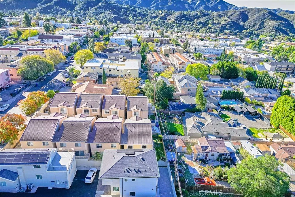 10357 Commerce Avenue Unit 7, Tujunga, CA 91042 - Photo 5 of 33, Tujunga, CA
