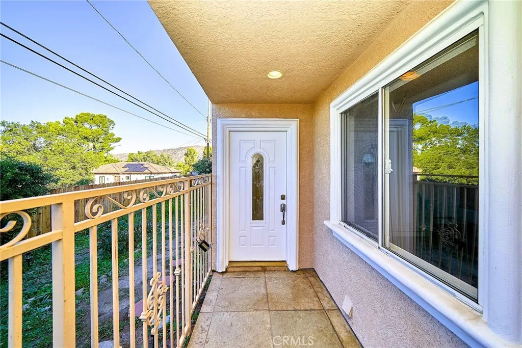 10357 Commerce Avenue Unit 7, Tujunga, CA 91042 - Photo 3 of 33, Tujunga, CA