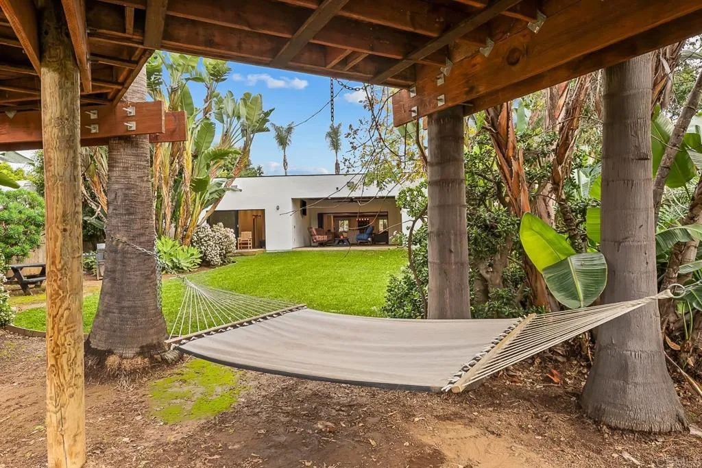 https://cdn.realtyfeed.com/cdn/127/306612269/7f4c6a1509a91953a25faf5febb8dd2f.webp