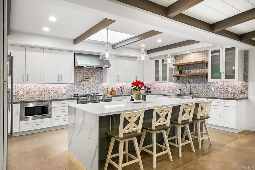 https://cdn.realtyfeed.com/cdn/127/306612269/cea03e9c9657f7998197ae14a9bff3f1.webp
