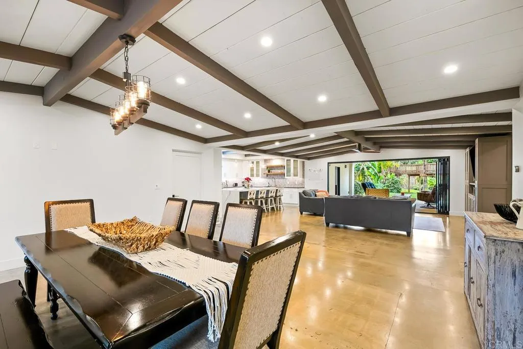 https://cdn.realtyfeed.com/cdn/127/306612269/f39c1ddcdfc998e94581599de484701b.webp