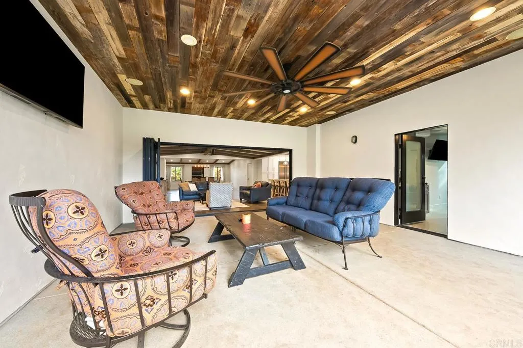 https://cdn.realtyfeed.com/cdn/127/306612269/fe6995d67b2aade700c057093f1a617c.webp
