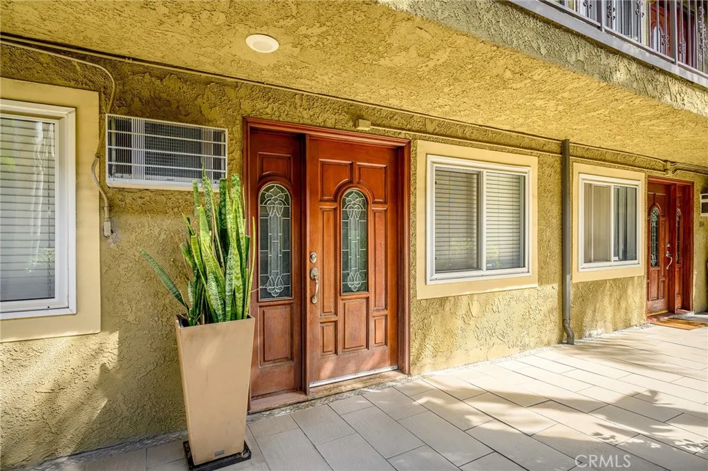 3220 Altura Avenue Unit 103, Glendale, CA 91214 - Photo 2 of 22, Glendale, CA