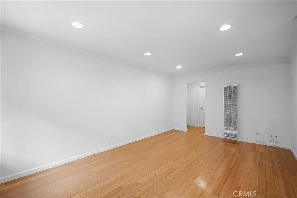 3220 Altura Avenue Unit 103, Glendale, CA 91214 - Photo 4 of 22, Glendale, CA