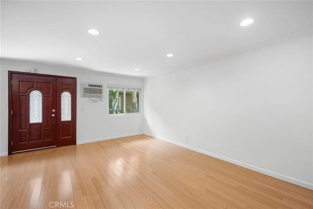 3220 Altura Avenue Unit 103, Glendale, CA 91214 - Photo 5 of 22, Glendale, CA